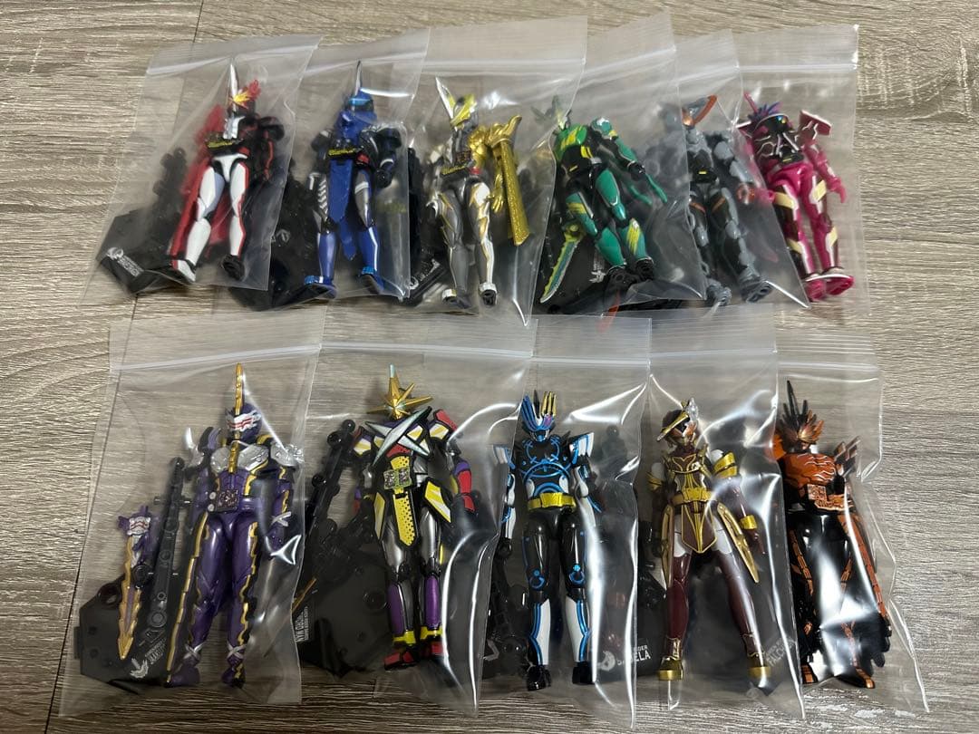 【現状品】装動　仮面ライダーセイバー11体セット