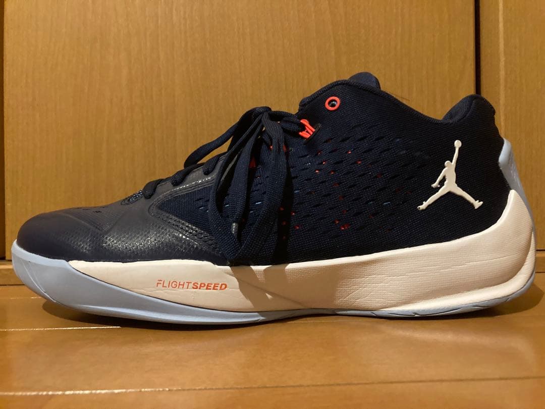 送料無料　NIKE JORDAN RISING HIGH LOW 27.5cm