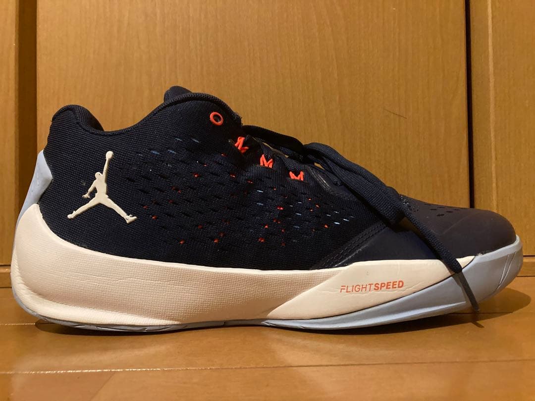送料無料　NIKE JORDAN RISING HIGH LOW 27.5cm
